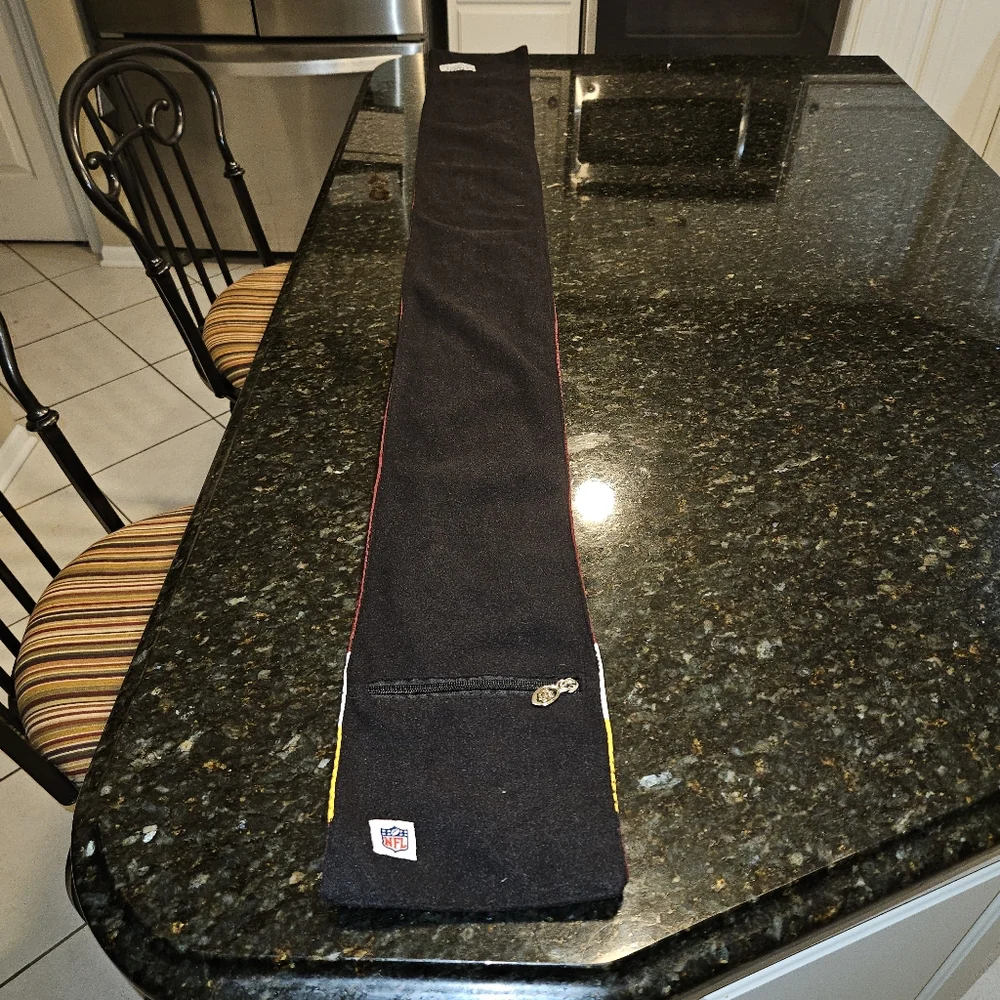 RETIRED - Washington Redskins Football Team Scarf. Official NFL Product.